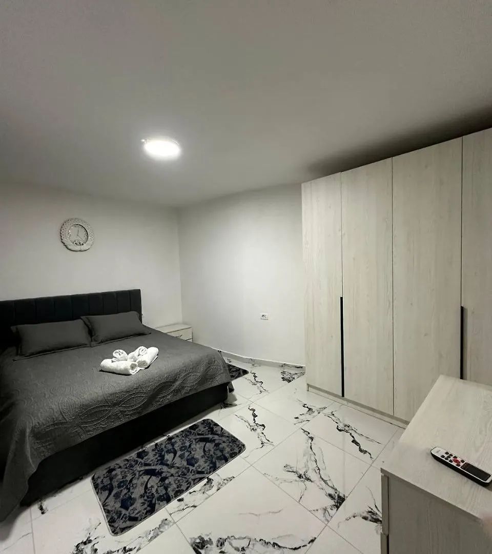 4 Stinet Apartment Pogradec